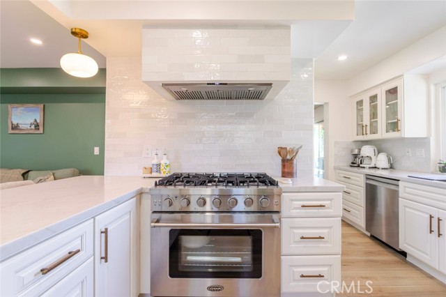 Detail Gallery Image 18 of 51 For 19707 Green Mountain Dr, Newhall,  CA 91321 - 4 Beds | 3 Baths