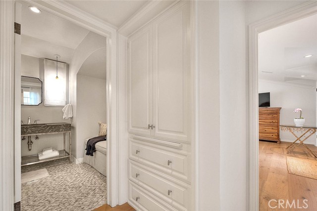 Detail Gallery Image 17 of 59 For 5590 E the Toledo, Long Beach,  CA 90803 - 4 Beds | 4 Baths