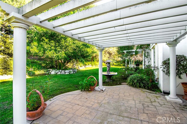 25339 Prado De Los Arboles, Calabasas CA: https://media.crmls.org/medias/0a2eb46b-8266-411e-9c47-e5c0dba15b2e.jpg