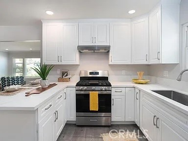 741 Hillcrest Street, El Segundo CA: https://media.crmls.org/medias/0a2f388e-c912-4e69-8828-ff3a1ad57d0c.jpg