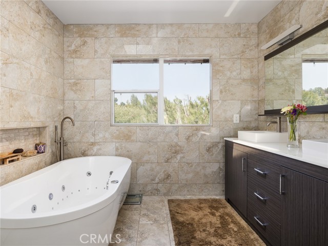 6425 Via De Anzar, Rancho Palos Verdes, California 90275, 3 Bedrooms Bedrooms, ,2 BathroomsBathrooms,Residential,Sold,Via De Anzar,PV22071506