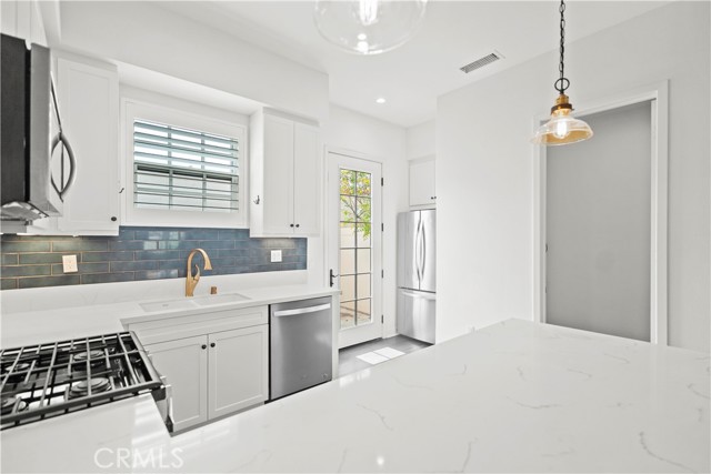 Detail Gallery Image 10 of 30 For 1672 3rd Street, Duarte,  CA 91010 - 3 Beds | 2/1 Baths