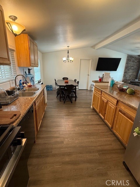 24260 Minton Road, Homeland CA: https://media.crmls.org/medias/0a3081d6-cd16-4c12-a4d3-4c3d73db689d.jpg