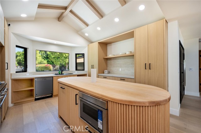 4 Bed Home for Sale in Sherman Oaks, California