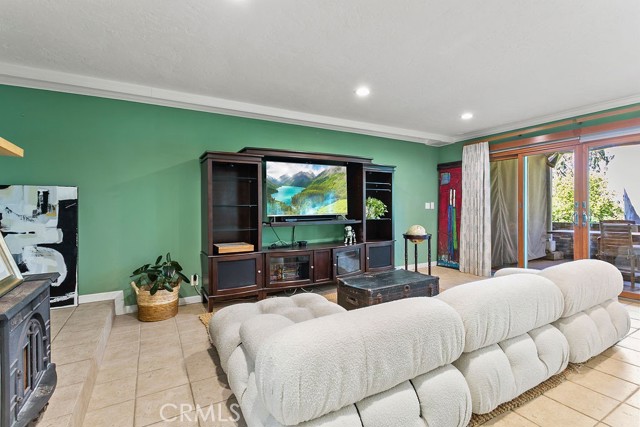 Detail Gallery Image 6 of 50 For 338 Vista Madera, Newport Beach,  CA 92660 - 2 Beds | 3 Baths