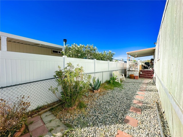 Detail Gallery Image 29 of 43 For 2117 Windflower Dr #108,  Rosamond,  CA 93560 - 5 Beds | 2 Baths