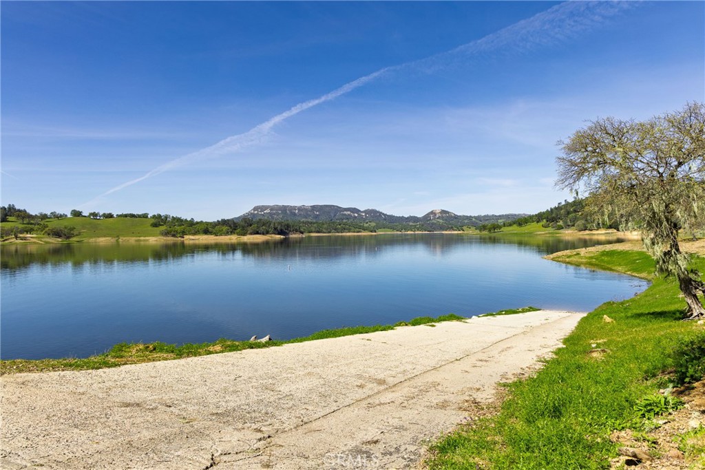 https://media.crmls.org/medias/0a321770-3be1-4811-b20d-837b8c0f5880.jpg?preset=X-Large