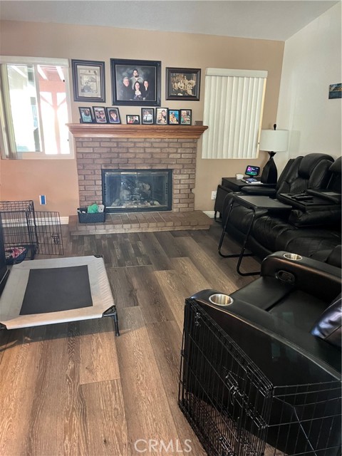 Detail Gallery Image 6 of 22 For 3653 Toscany Ct, Palmdale,  CA 93550 - 4 Beds | 2 Baths