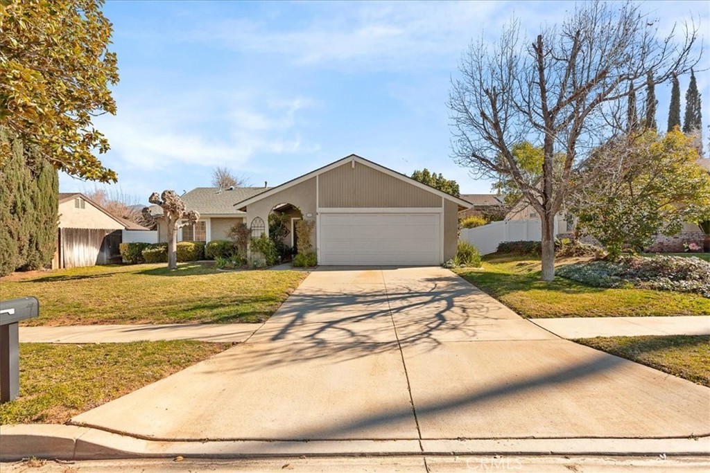 144 Greenbriar Court, Redlands, CA 92374