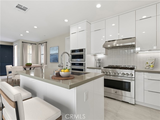 Detail Gallery Image 4 of 12 For 708 Mcfadden St, Placentia,  CA 92870 - 4 Beds | 3 Baths