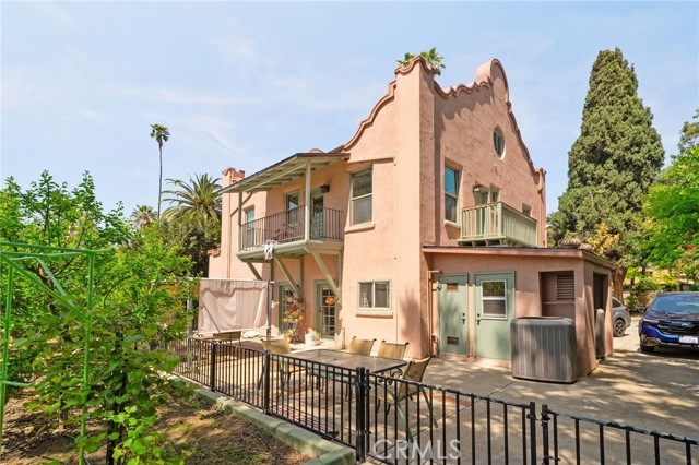 405 W Olive Avenue, Redlands CA: https://media.crmls.org/medias/0a33d2ad-93d3-439e-a370-cdae0012ca41.jpg