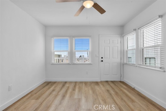 908 Manhattan Avenue, Hermosa Beach CA: https://media.crmls.org/medias/0a33dd1b-649a-429a-bc6b-cfdab817dd4c.jpg