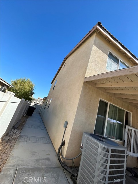 Detail Gallery Image 22 of 26 For 16628 Desert Lily St, Victorville,  CA 92394 - 4 Beds | 2/1 Baths