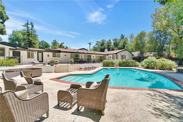 Detail Gallery Image 1 of 44 For 5067 Arundel Drive, Woodland Hills,  CA 91364 - 5 Beds | 4/1 Baths