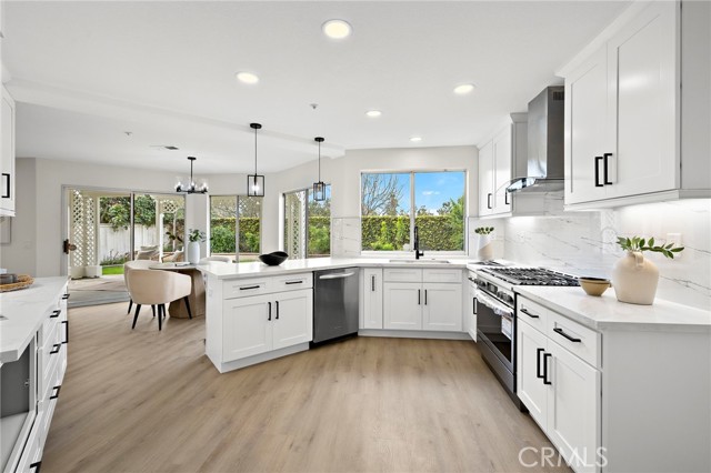 Detail Gallery Image 25 of 62 For 17 Rhode Island, Irvine,  CA 92606 - 5 Beds | 3 Baths