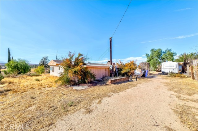 Detail Gallery Image 8 of 31 For 11507 Savage Ln, Apple Valley,  CA 92308 - 2 Beds | 2 Baths