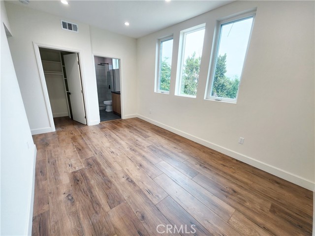 11255 Tiara Street, North Hollywood CA: https://media.crmls.org/medias/0a371a33-7a92-40be-bb47-f6ca847f6949.jpg