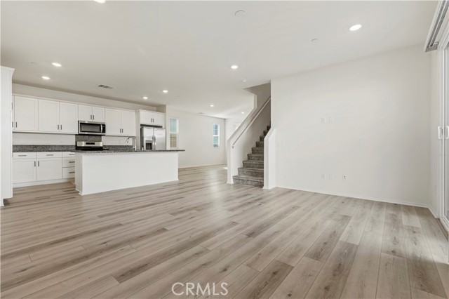 Detail Gallery Image 5 of 21 For 1796 Park Place Ln, Riverside,  CA 92501 - 3 Beds | 2/1 Baths