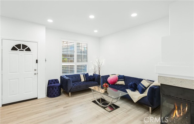 Detail Gallery Image 8 of 43 For 46 Promontory, Aliso Viejo,  CA 92656 - 2 Beds | 2/1 Baths