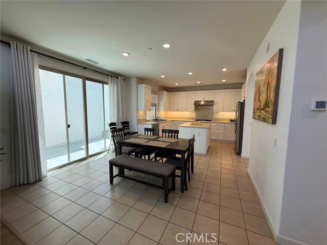 Detail Gallery Image 14 of 16 For 200 Augustine, Irvine,  CA 92618 - 4 Beds | 3/1 Baths