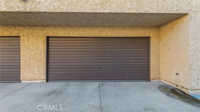 2-car detached garage