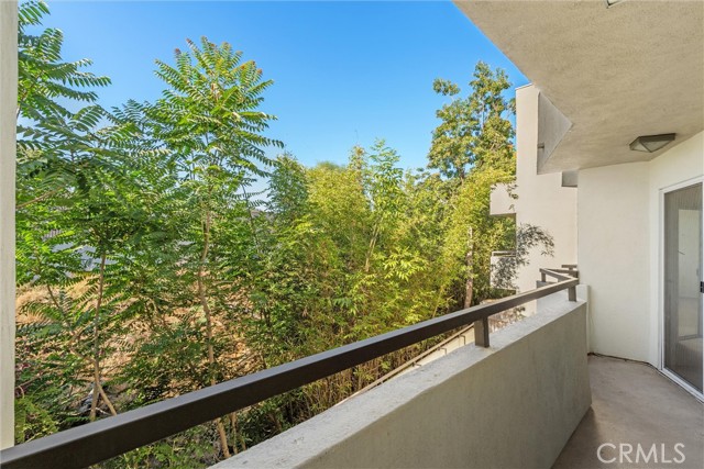 Detail Gallery Image 12 of 15 For 4702 Fulton Ave #202,  Sherman Oaks,  CA 91423 - 2 Beds | 2 Baths