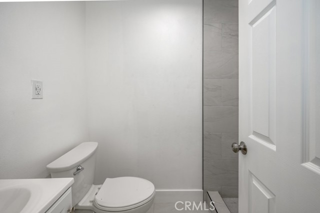Detail Gallery Image 11 of 24 For 1069 Erringer Rd, Simi Valley,  CA 93065 - 4 Beds | 2 Baths