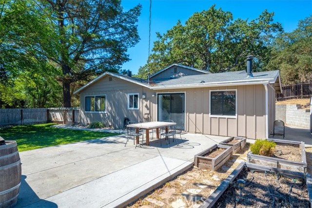 4960 Alamo Avenue, Atascadero CA: https://media.crmls.org/medias/0a3a5bfc-7b72-4b64-970f-378bf1cfec21.jpg