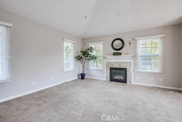 253 Gallery Way, Tustin CA: https://media.crmls.org/medias/0a3a9042-8056-4e40-a431-af484fef04f8.jpg