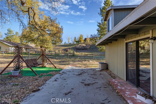 Detail Gallery Image 10 of 41 For 27900 Bear Valley Rd, Tehachapi,  CA 93561 - 3 Beds | 2/1 Baths