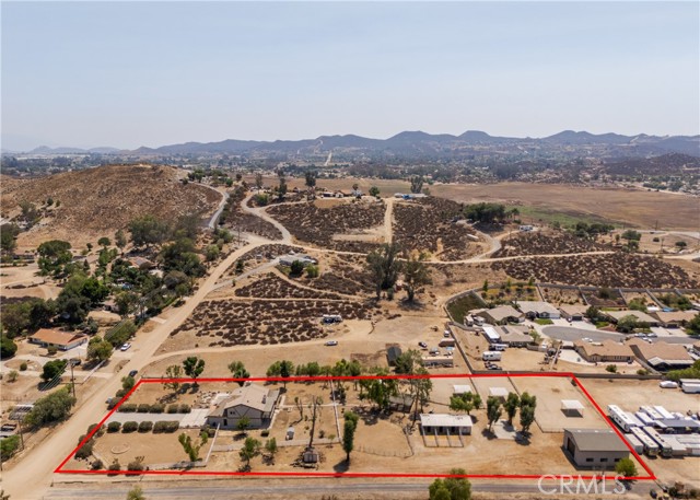 31755 Country Haven Lane, Menifee CA: https://media.crmls.org/medias/0a3c639a-f72f-4fe4-a875-b211ac86eaf2.jpg