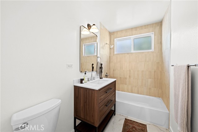 Detail Gallery Image 16 of 20 For 11613 Swinton Ave, Granada Hills,  CA 91344 - 3 Beds | 2 Baths