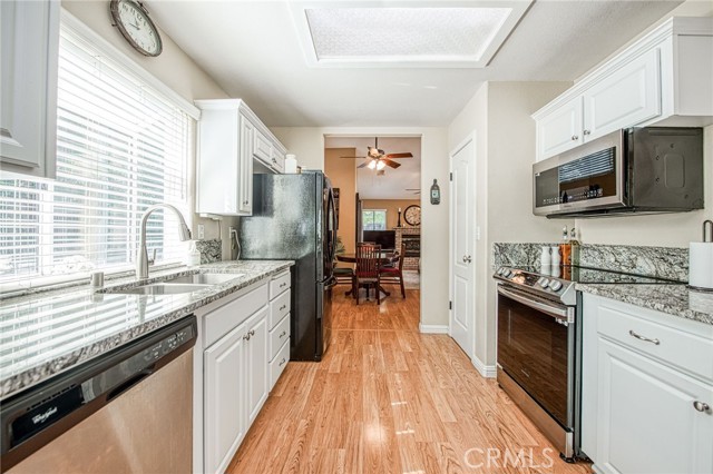 Detail Gallery Image 16 of 34 For 10668 Lighthouse Dr, Fresno,  CA 93730 - 3 Beds | 3 Baths