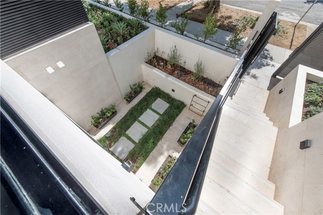 Detail Gallery Image 67 of 74 For 949 10th St #1,  Santa Monica,  CA 90403 - 3 Beds | 3/1 Baths