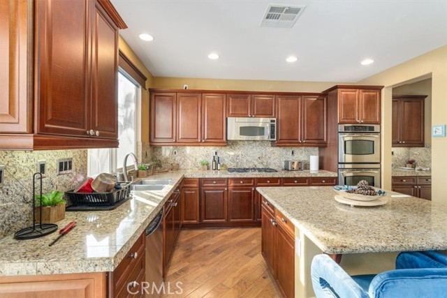 Detail Gallery Image 7 of 38 For 23 via Palmieki Ct, Lake Elsinore,  CA 92532 - 5 Beds | 4/1 Baths