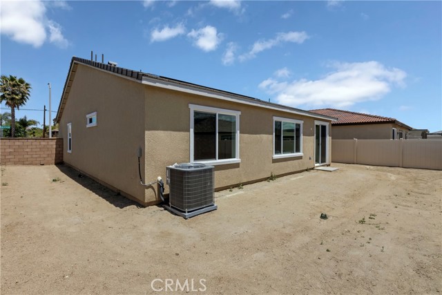19769 Lurin Avenue, Riverside CA: https://media.crmls.org/medias/0a3fe4e4-5f48-4a25-91ba-7b76d0f39d7a.jpg