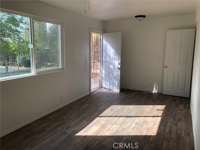 411 N Main, Lake Elsinore CA: https://media.crmls.org/medias/0a40c634-725c-4b8c-81a9-ae0e7b009020.jpg