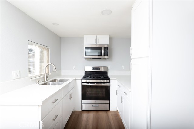 Detail Gallery Image 6 of 17 For 5286 Odell St #C,  Jurupa Valley,  CA 92509 - 2 Beds | 1 Baths