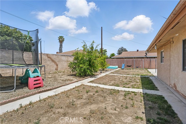 260 E Whittier Avenue, Hemet CA: https://media.crmls.org/medias/0a413b1d-b639-4eef-89d5-03fff72b64e2.jpg