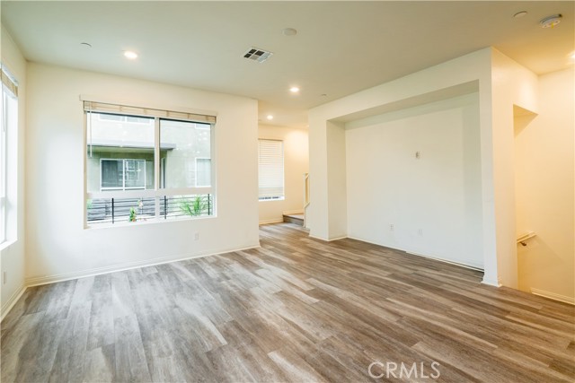 Detail Gallery Image 27 of 53 For 20618 Desert Ash, Winnetka,  CA 91306 - 4 Beds | 4 Baths