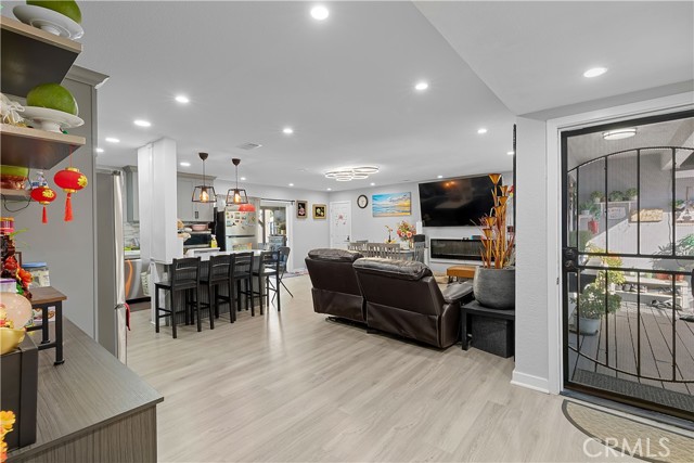 Detail Gallery Image 2 of 34 For 12231 Bluebell, Garden Grove,  CA 92840 - 5 Beds | 3 Baths