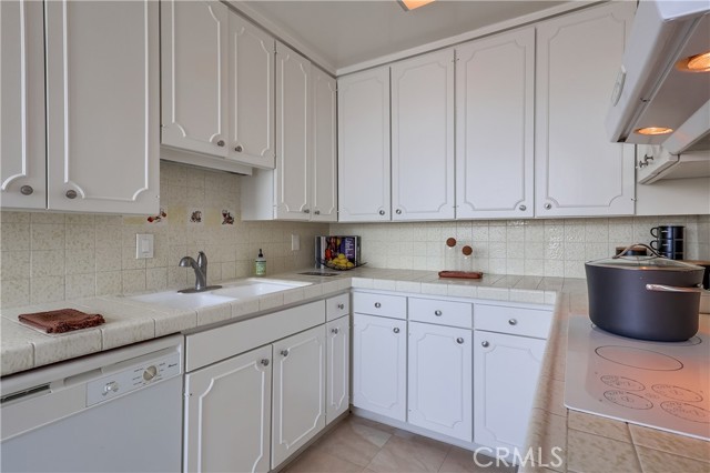 2999 E Ocean Boulevard, Long Beach CA: https://media.crmls.org/medias/0a428dcd-3ed1-4615-b307-0860fbe033d4.jpg