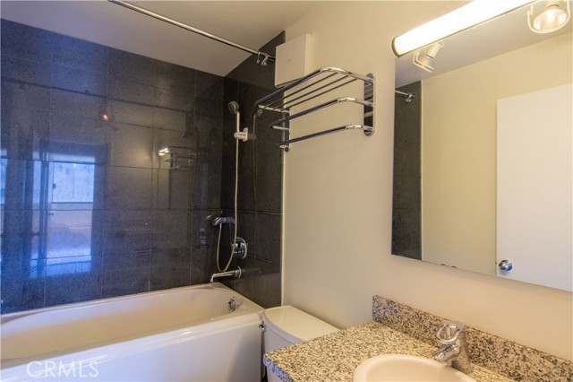 Detail Gallery Image 17 of 27 For 600 W 9th #1114,  Los Angeles,  CA 90015 - 2 Beds | 2 Baths