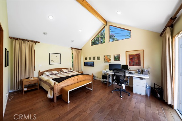 Detail Gallery Image 43 of 56 For 10707 Rochester, Los Angeles,  CA 90024 - 3 Beds | 3 Baths