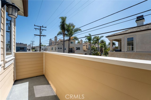 Detail Gallery Image 36 of 45 For 3201 4th Ave, Corona Del Mar,  CA 92625 - 3 Beds | 2/1 Baths