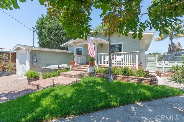 1320 Bush Street, San Diego CA: https://media.crmls.org/medias/0a456020-b4d8-41c8-9d88-b4c43089efe2.jpg