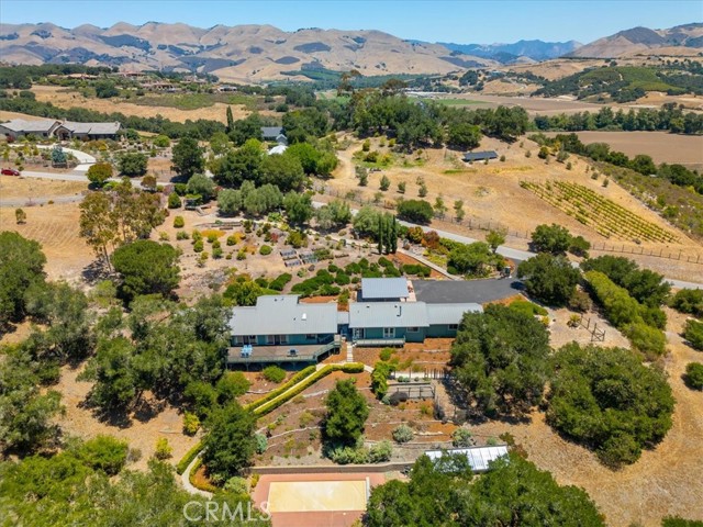 229 Blue Sky Drive, Arroyo Grande CA: https://media.crmls.org/medias/0a4582ef-9113-41ea-8eaf-1a2c43cc3630.jpg