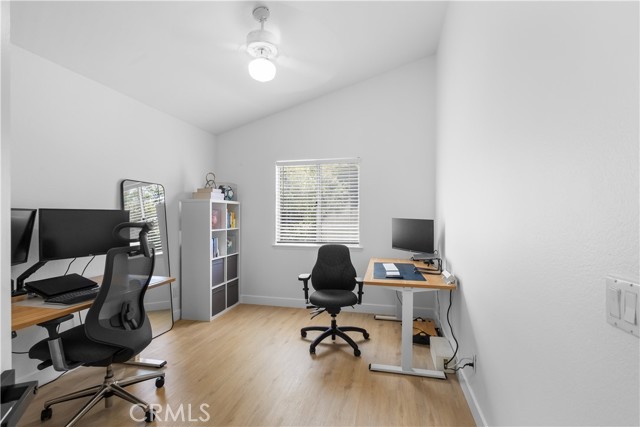 2517 Renata Court, Thousand Oaks CA: https://media.crmls.org/medias/0a464321-b12a-4ae4-87be-3d4ced6a5750.jpg