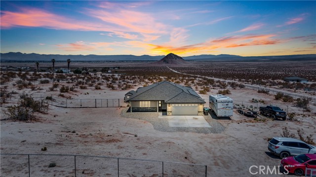 10715 Wilson Drive, California City CA: https://media.crmls.org/medias/0a4645b9-9146-4db7-85a0-bb2b97099078.jpg