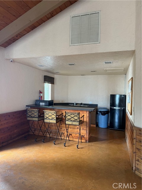 Detail Gallery Image 22 of 25 For 14960 Victory Bld #102,  Van Nuys,  CA 91411 - 2 Beds | 2 Baths